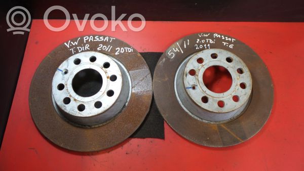 Volkswagen PASSAT B7 Bremsscheibe vorne 