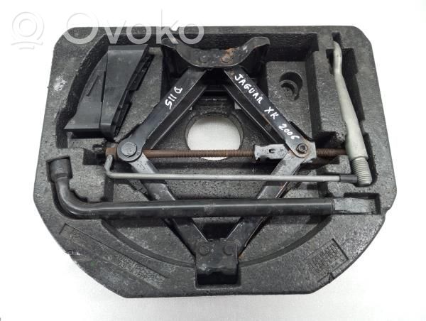 Tool set   17B043,1R8A17080AF,98AB17K038AB,D115