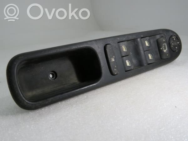 Peugeot 407 Electric window control switch 