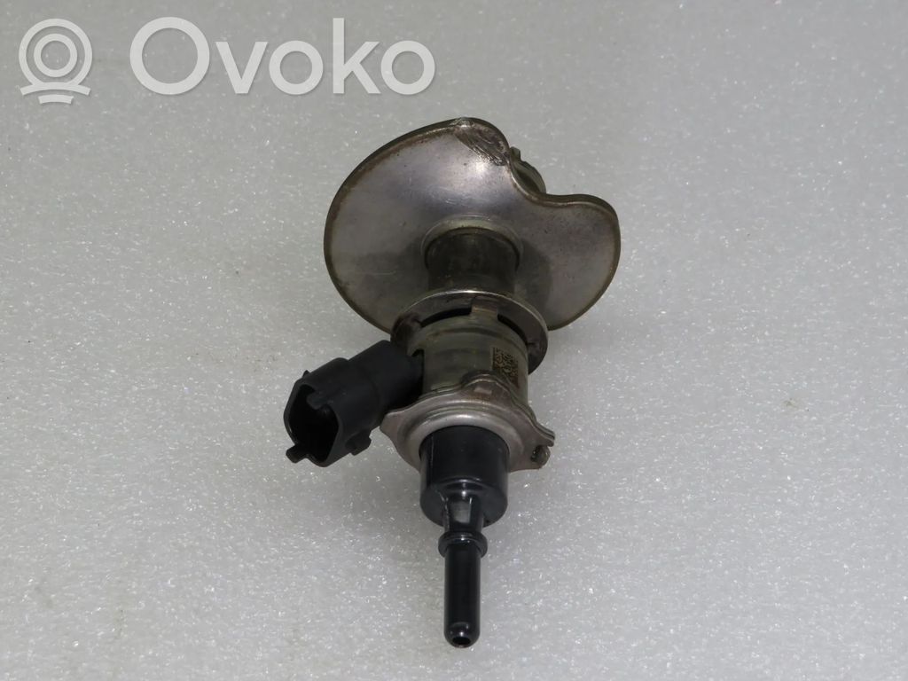 Hyundai Tucson TL AdBlue injector 
