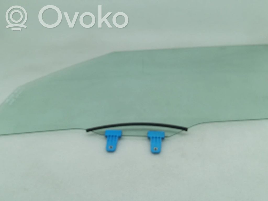 Suzuki Swift III Front door window glass four-door 