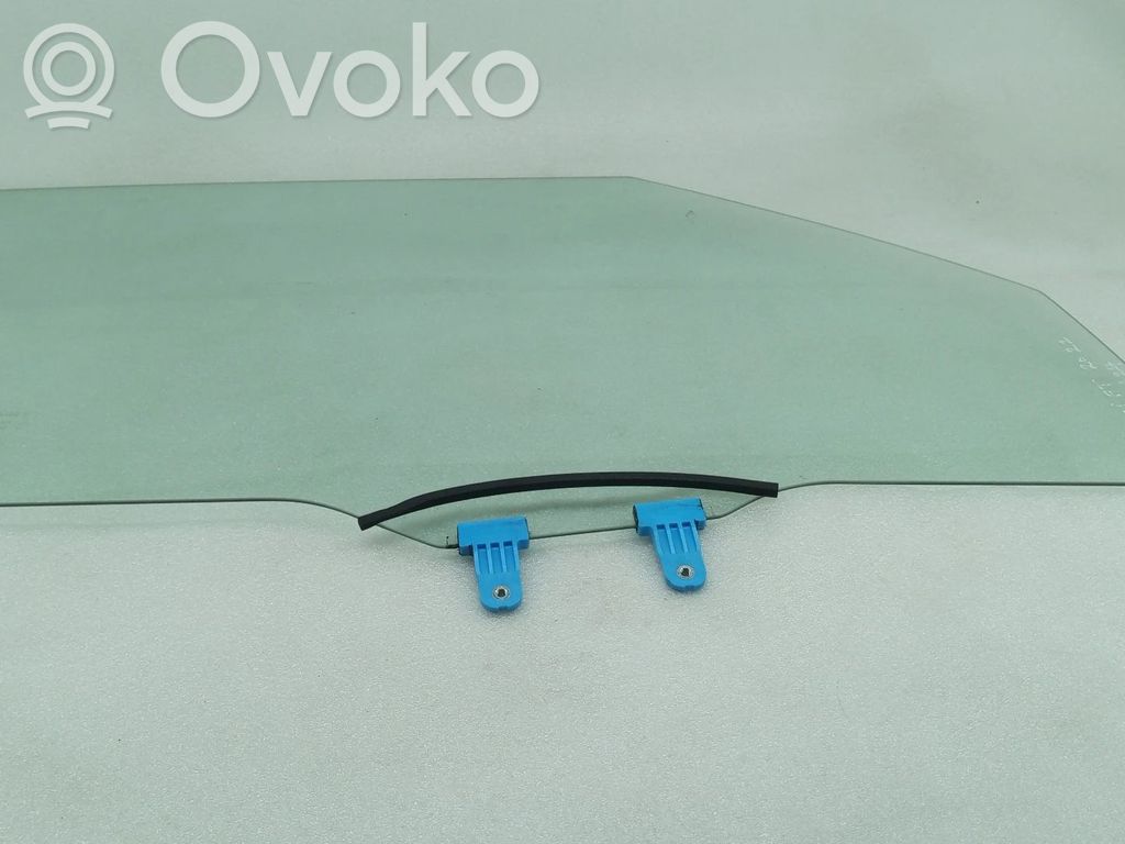 Suzuki Swift III Front door window glass four-door 