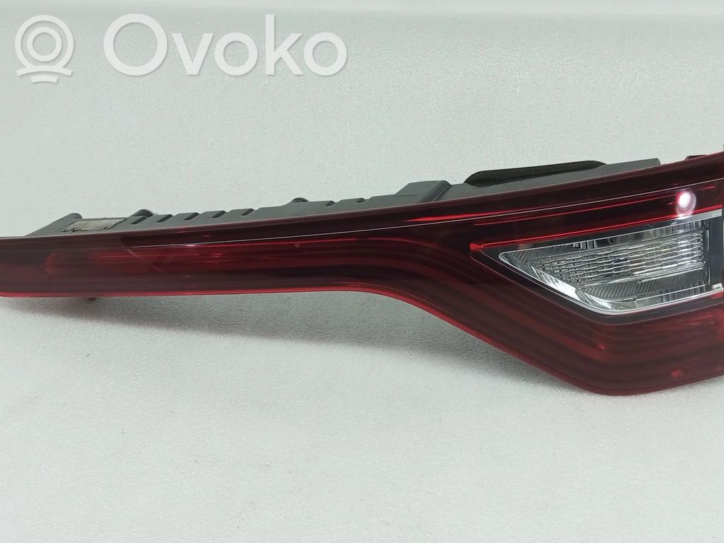 Renault Megane IV Lampy tylnej klapy bagażnika 