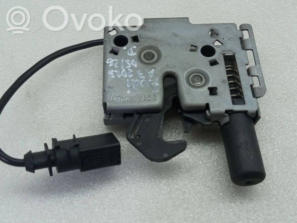 Audi A3 8Y Système poignée, câble ouverture de capot 