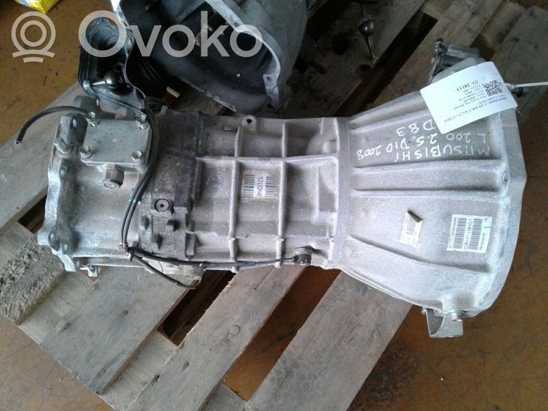 Mitsubishi L200 Caja de cambios manual de 5 velocidades 