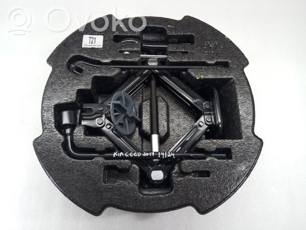 KIA Ceed Tool set 