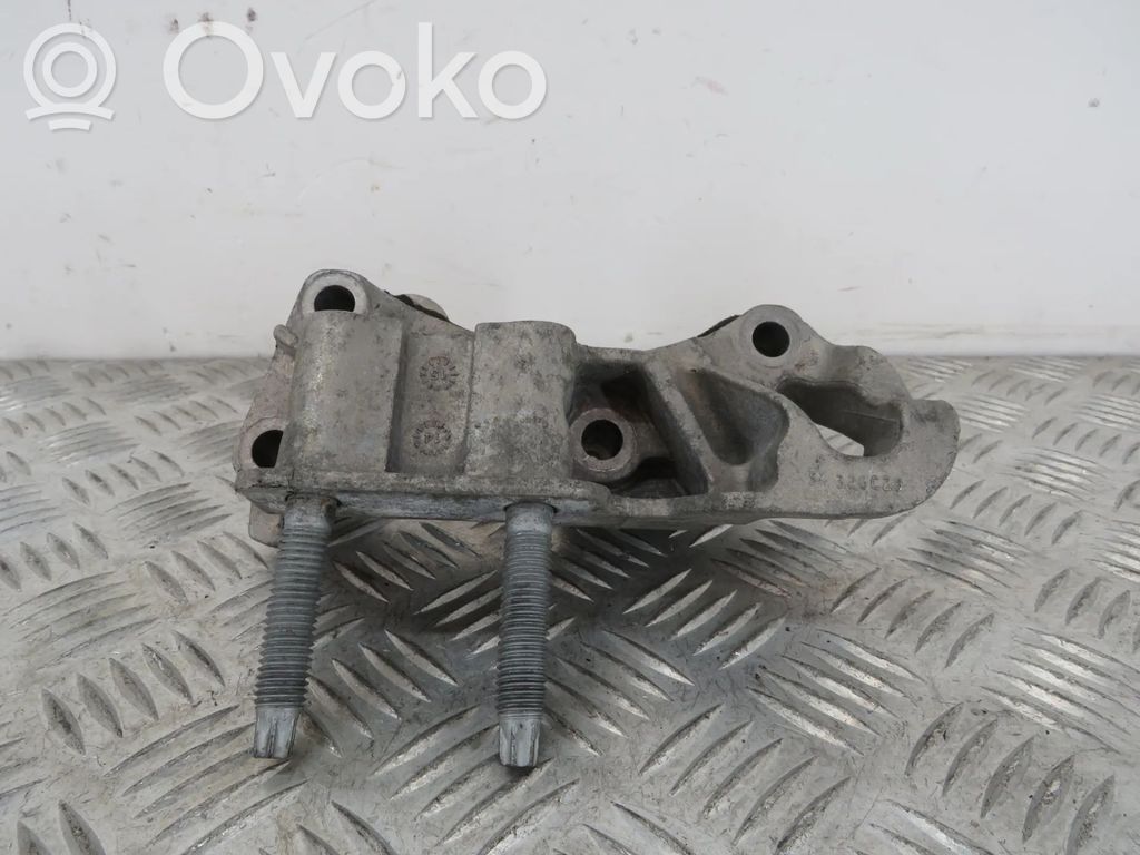 Peugeot 508 Engine mount bracket 