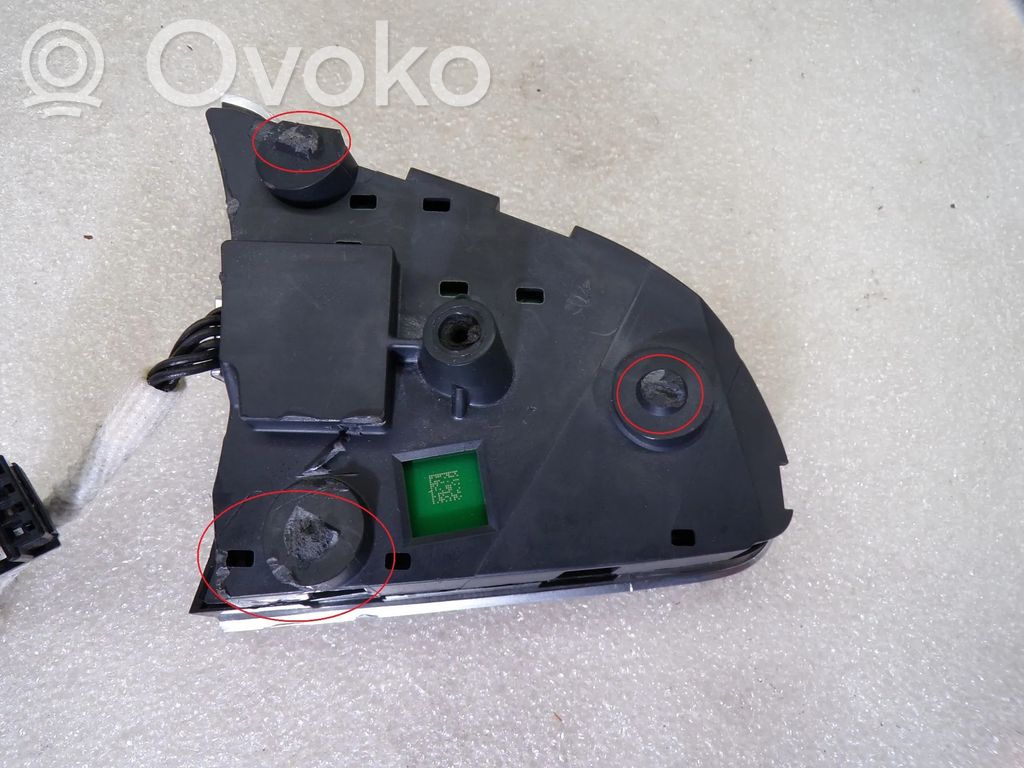 Renault Megane IV Boutons / interrupteurs volant 