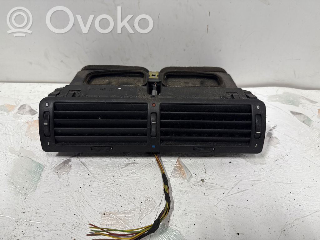 BMW 7 E38 Griglia di ventilazione centrale cruscotto 