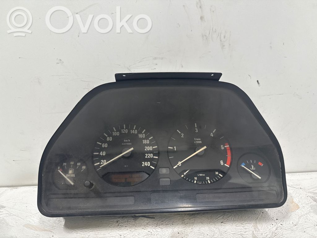 Speedometer (instrument cluster)   8359354