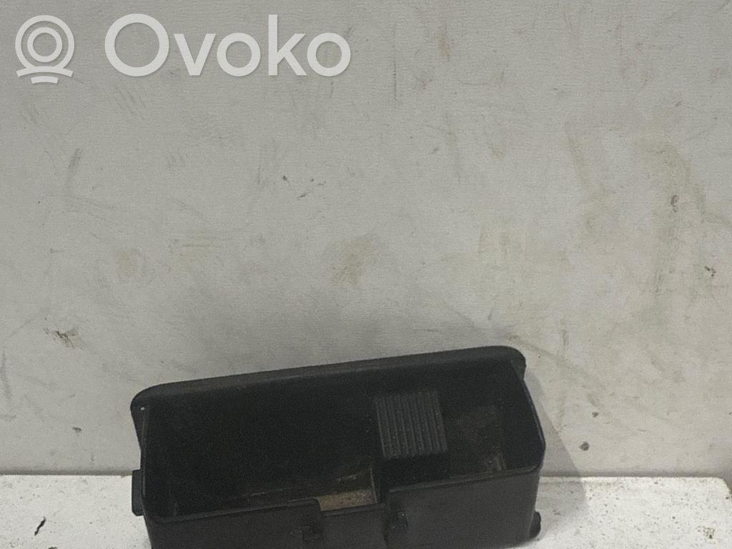 BMW 5 E34 Daiktadėžė 