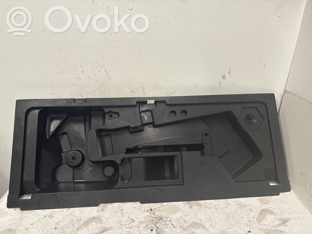 BMW 5 E34 Įrankių daiktadėžė 