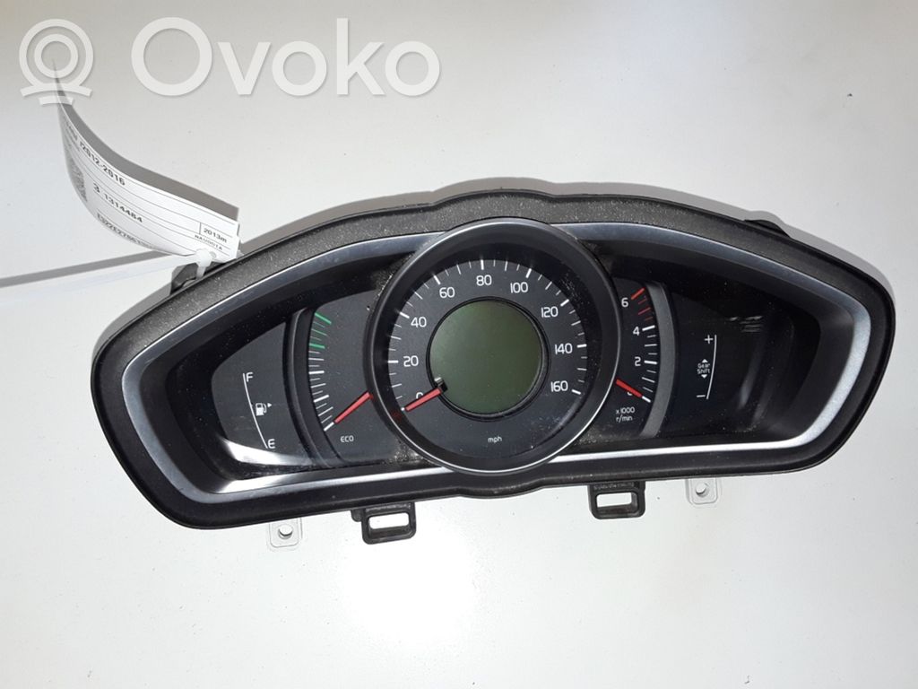 Volvo V40 Speedometer (instrument cluster) 