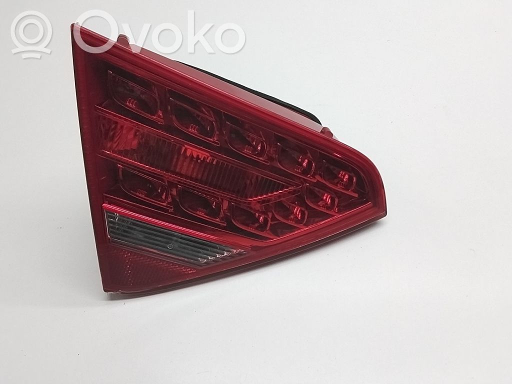 Audi A5 8T 8F Aizmugurējais lukturis pārsegā 