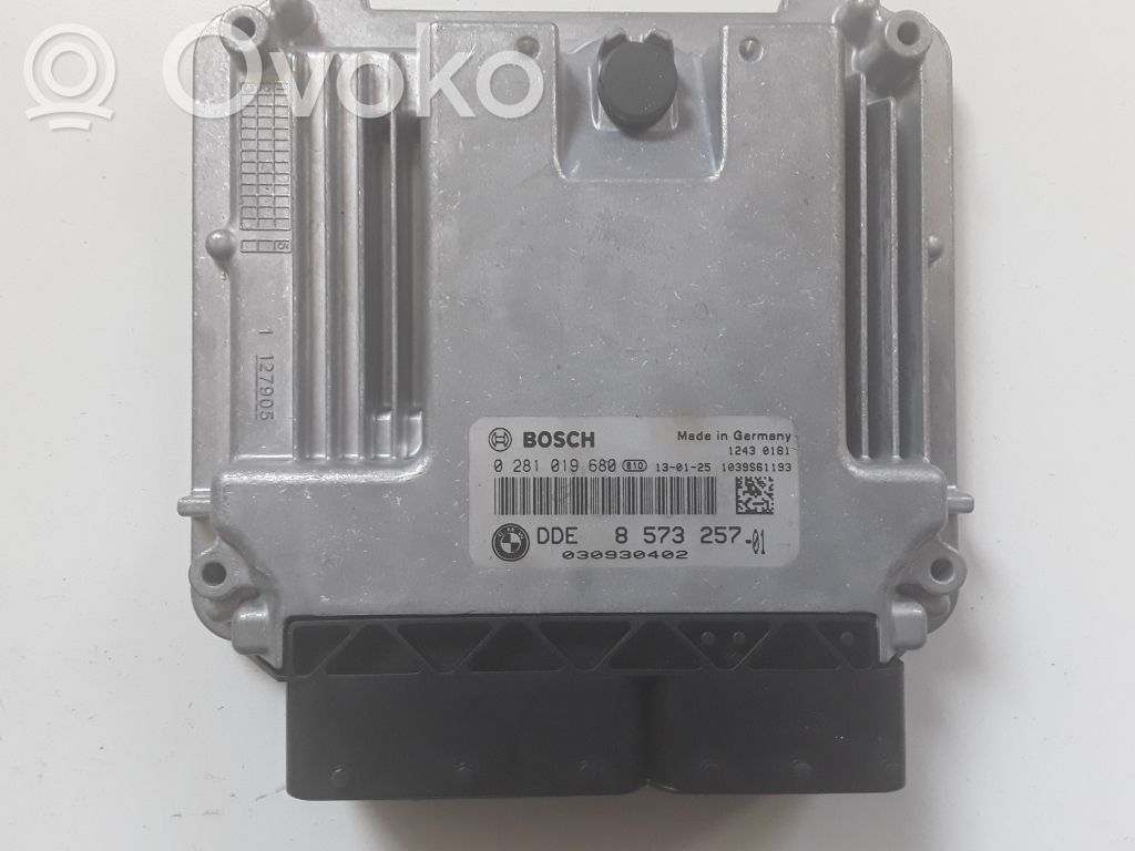 BMW 3 F30 F35 F31 Variklio valdymo blokas 