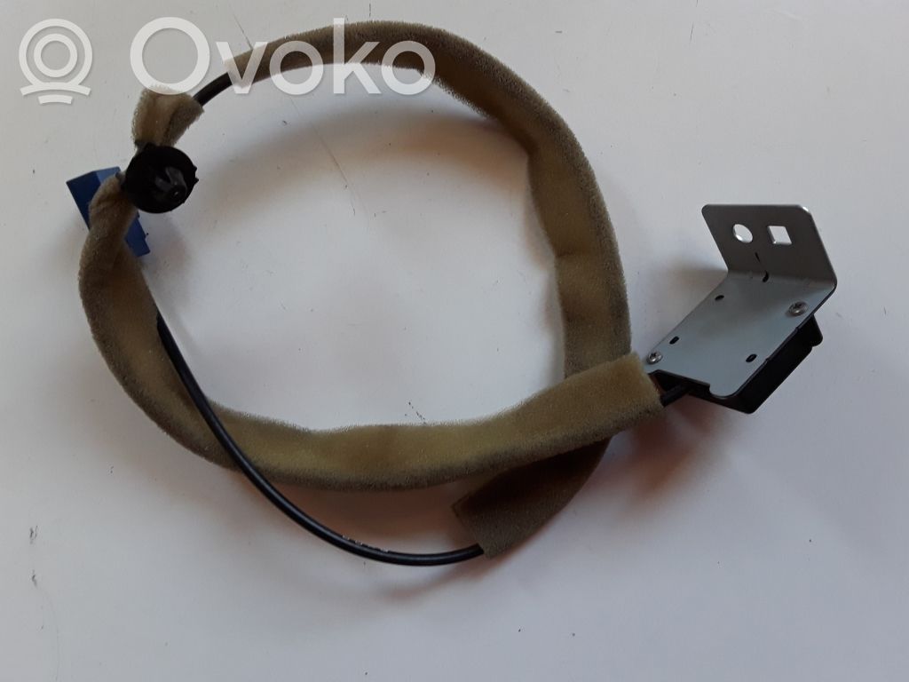 Suzuki Vitara (LY) GPS-pystyantenni 