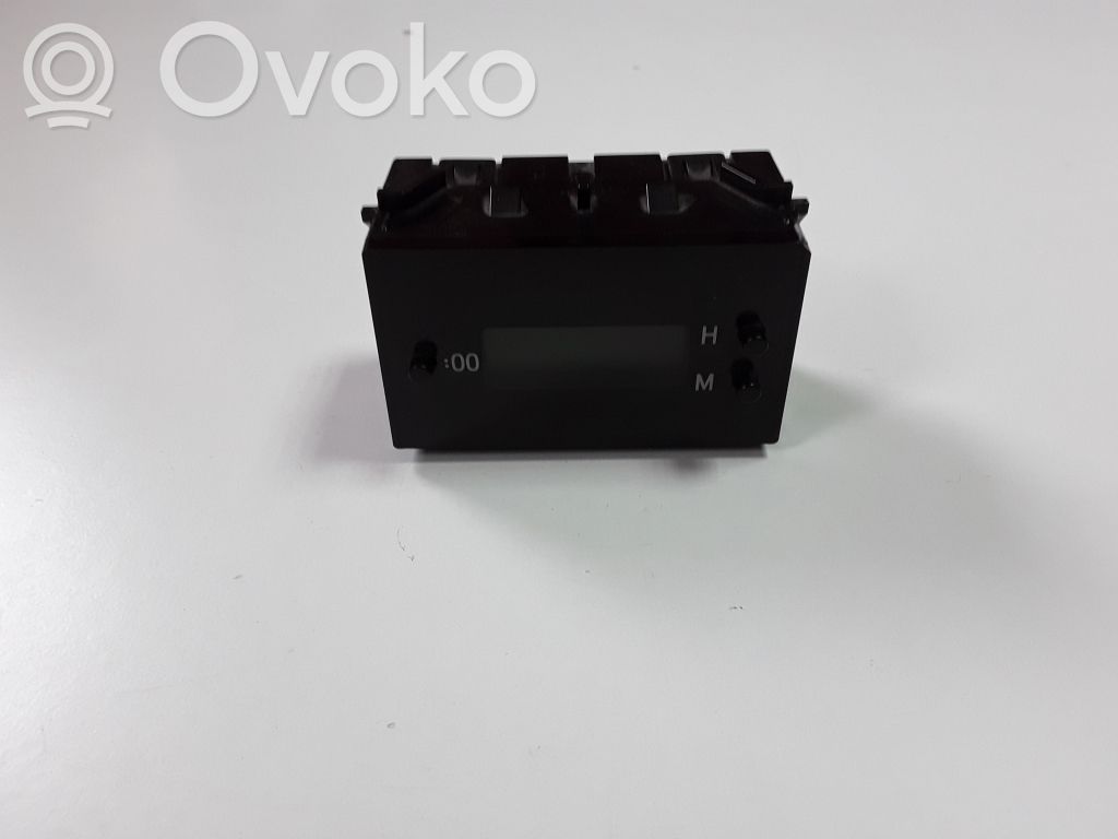 Toyota Auris E180 Clock 