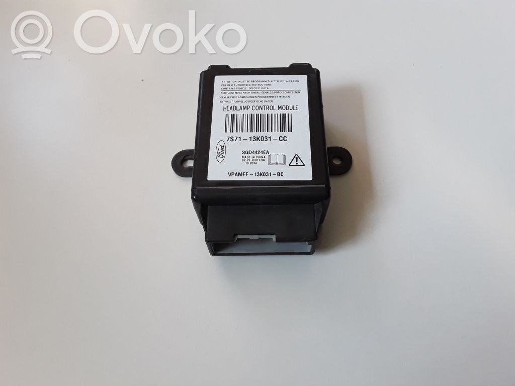 Ford Kuga II Light module LCM 