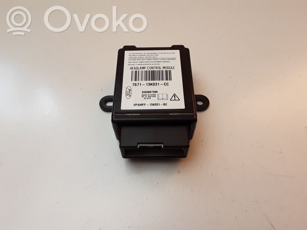 Ford Kuga II Light module LCM 
