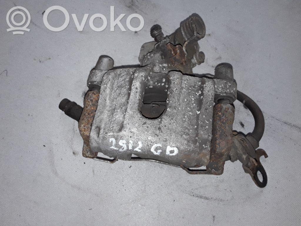 Volvo V40 Galinis suportas 