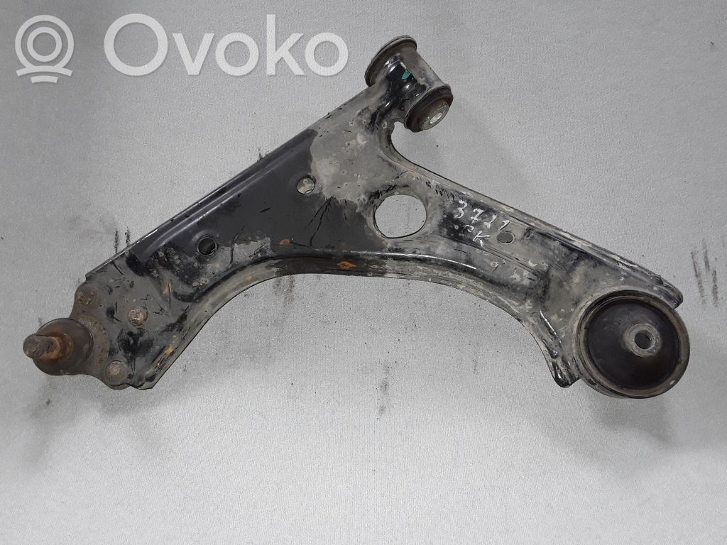 Opel Corsa E Priekinė šakė 