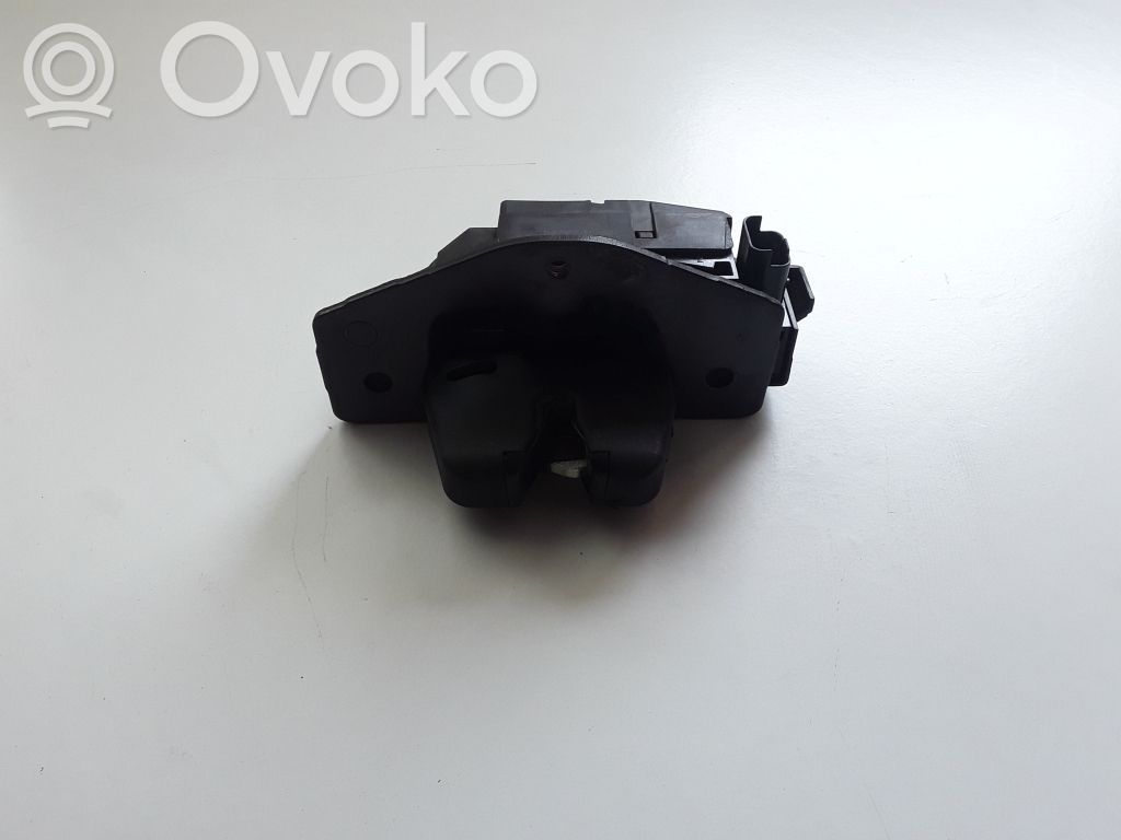 Opel Grandland X Loading door lock 