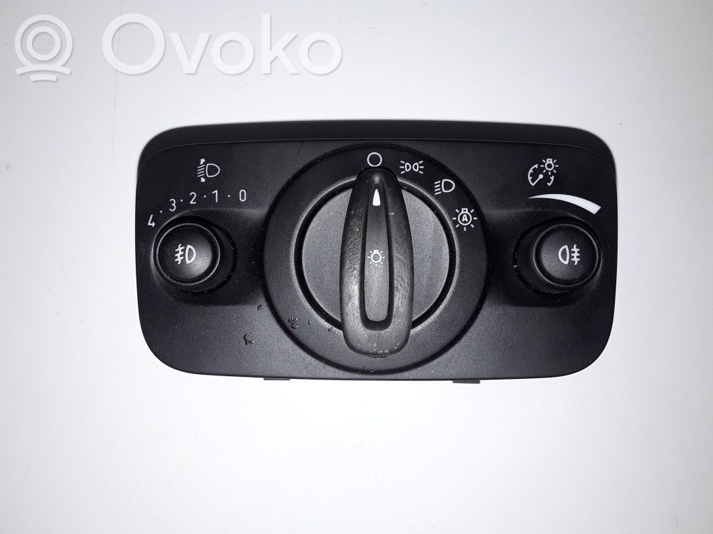 Ford Ecosport Light switch 