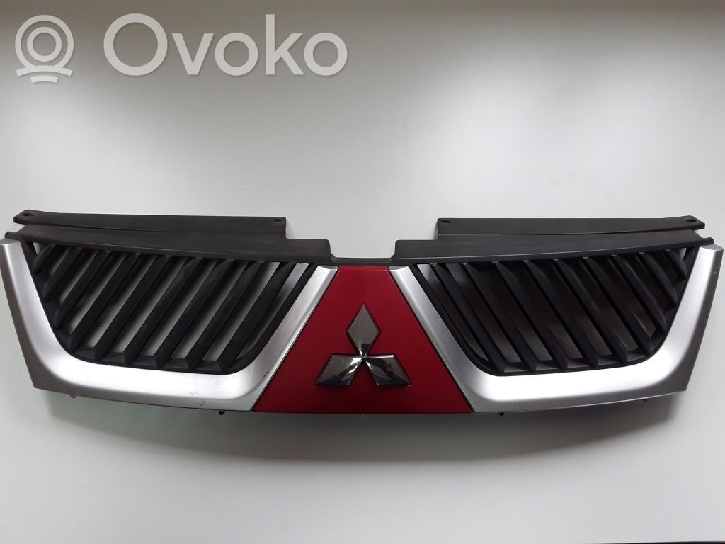 Mitsubishi Outlander Etusäleikkö 