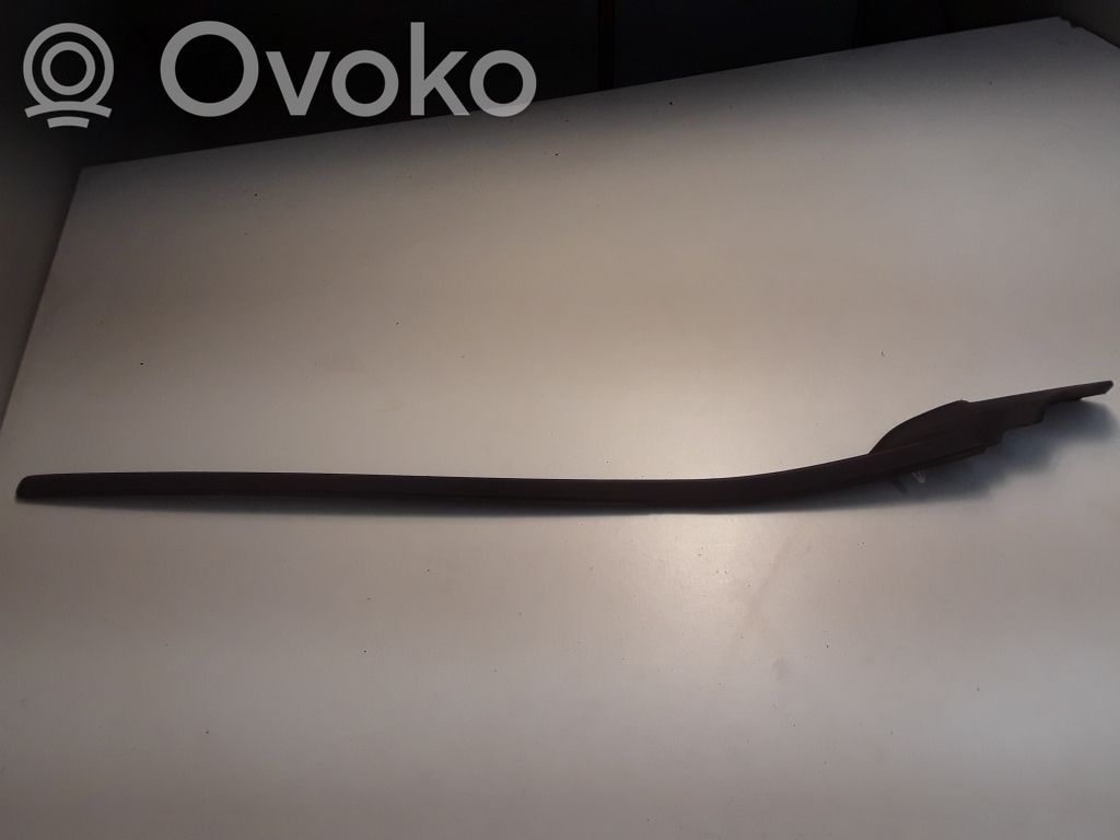 Volvo V40 Windshield trim 