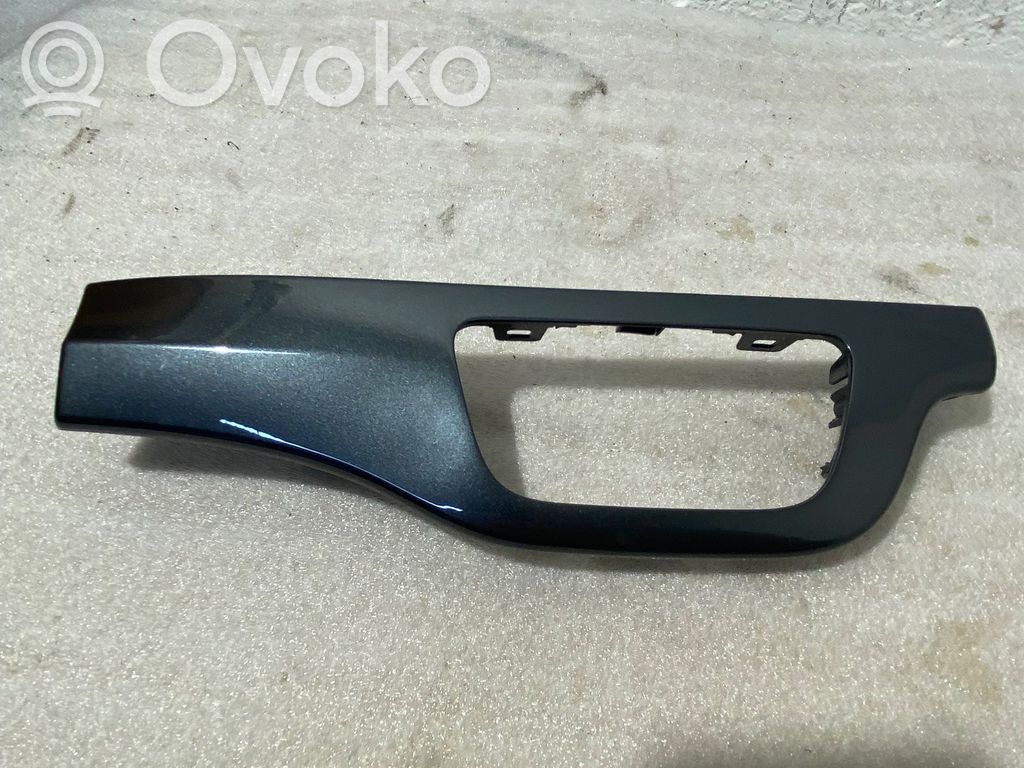 Audi Q7 4M Dashboard glove box trim 