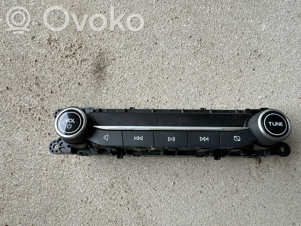 Ford Kuga III Przyciski / Przełącznik regulacji głośności 