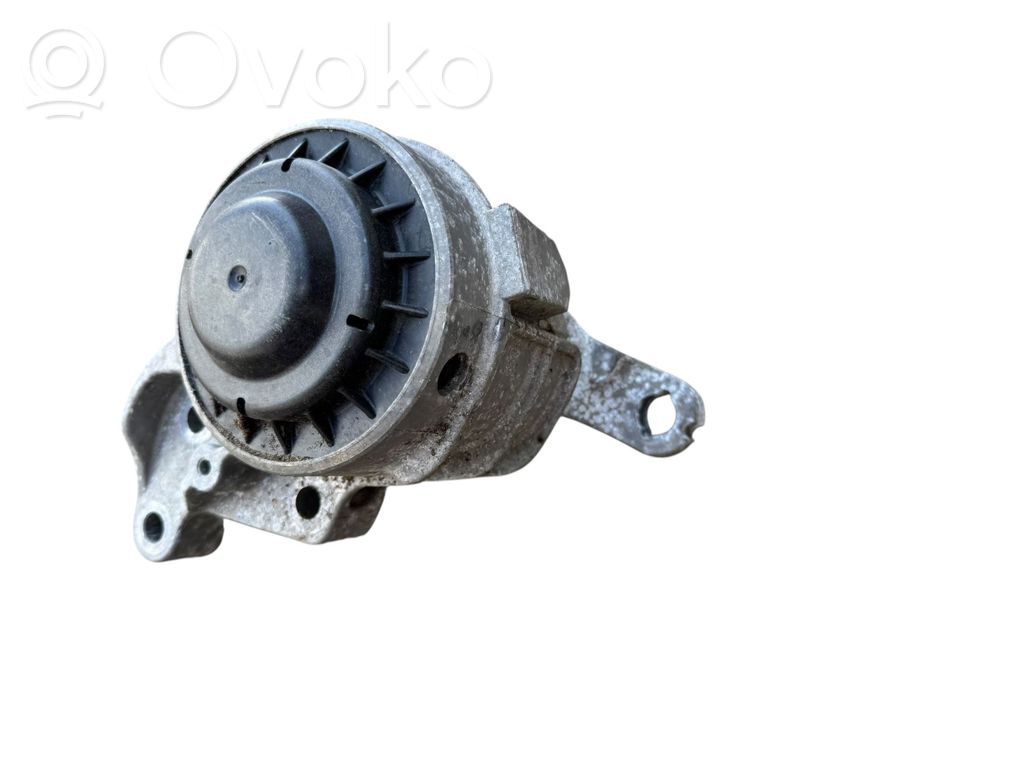 Engine mount bracket   DS736F012GG
