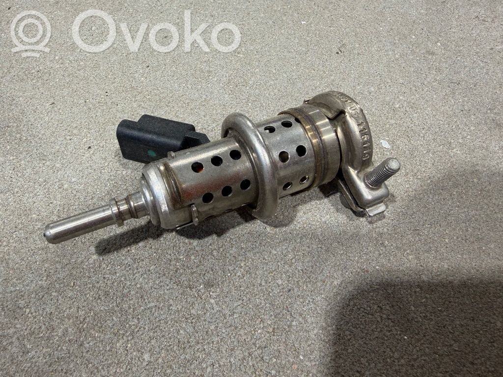 Peugeot 5008 II Inyector de combustible 
