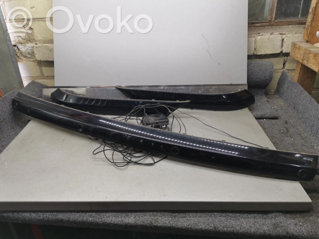 Mercedes-Benz C W203 Listwa zderzaka tylnego 