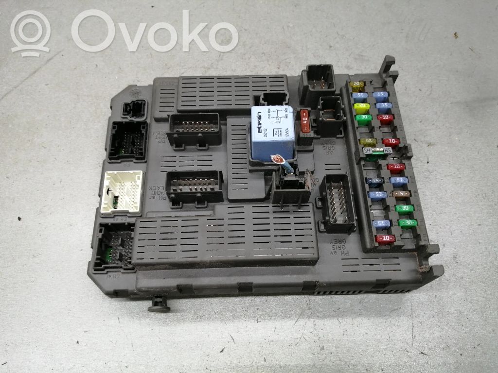 Peugeot 807 Drošinātāju bloks 