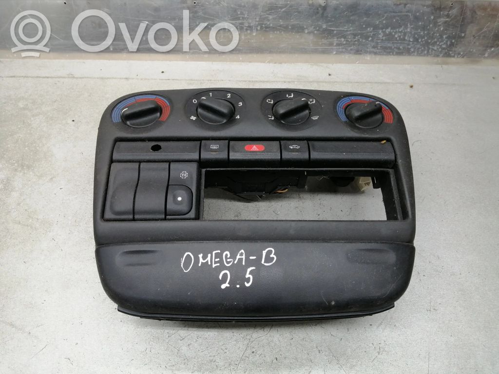 Opel Omega B1 Climate control unit 