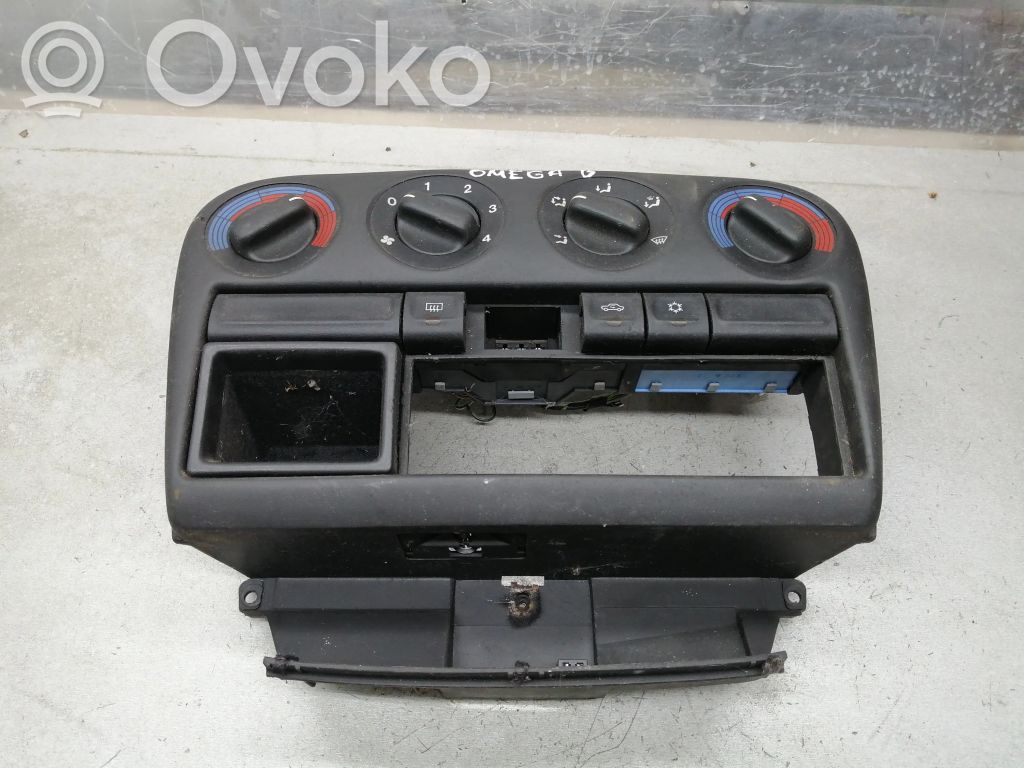 Opel Omega B1 Climate control unit 