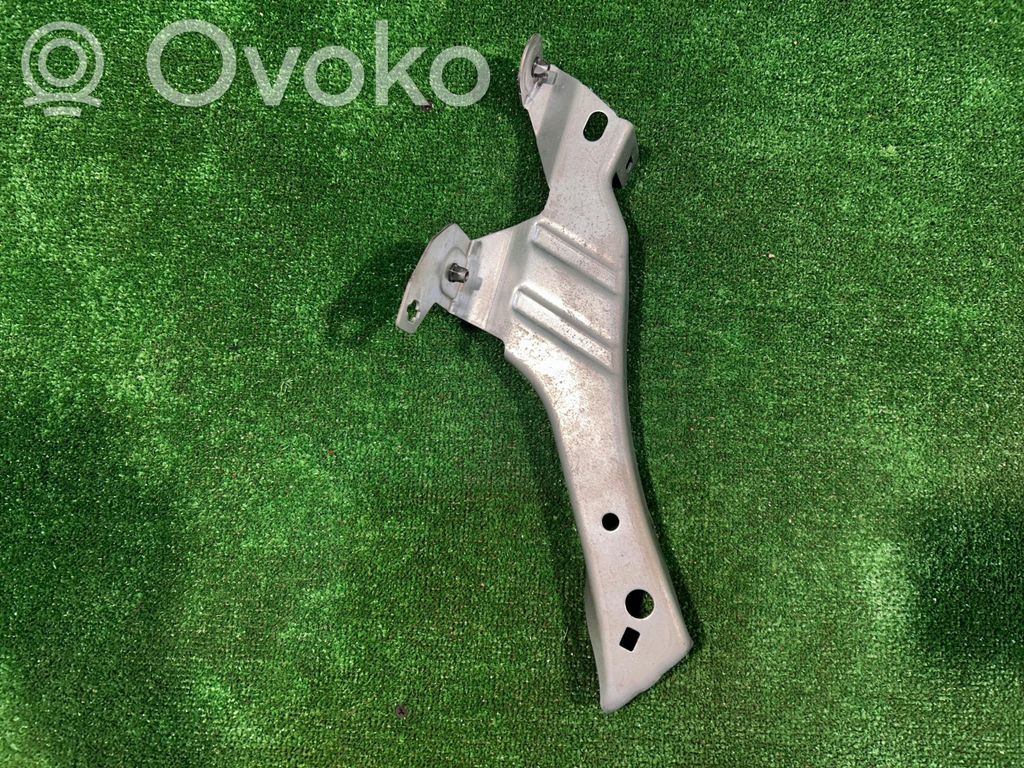 Ford Focus Halterung Kotflügel 