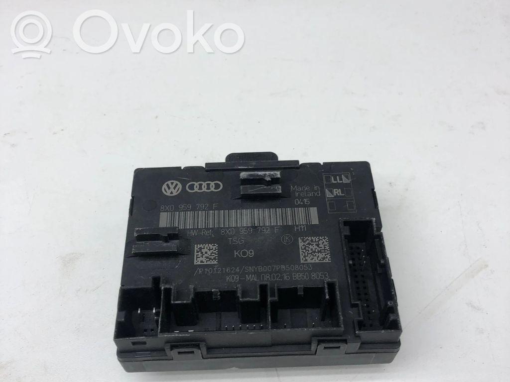 Audi A1 Durvju vadības bloks 
