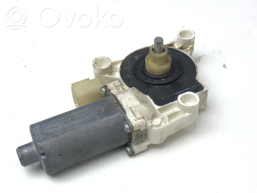 Silnik regulatora szyby drzwi przednich   3017342,05155522,0130821467