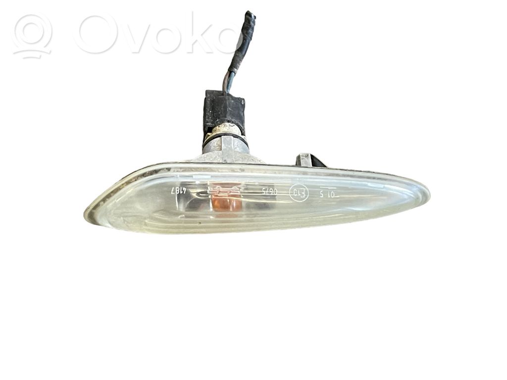 BMW X3 E83 Front fender indicator light 