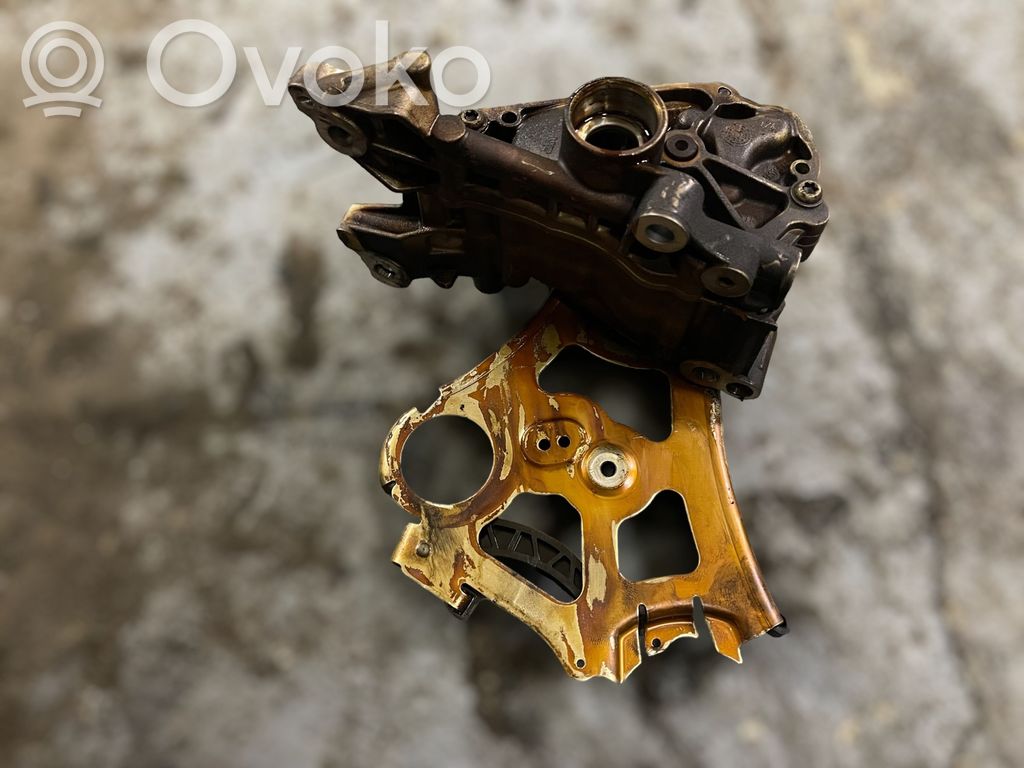 BMW 5 F10 F11 Oil pump 