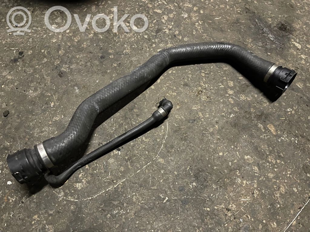 Engine coolant pipe/hose