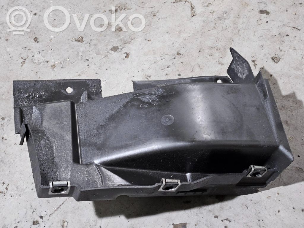 BMW 7 E38 Ilmanoton kanavan osa 