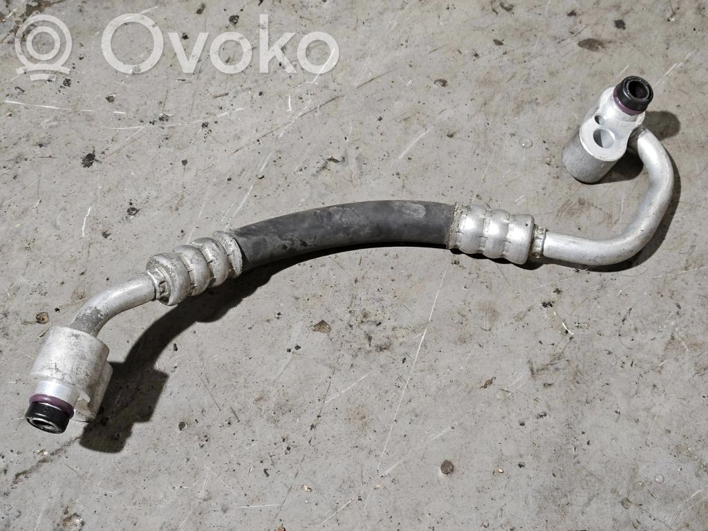 BMW 7 E38 Air conditioning (A/C) pipe/hose 