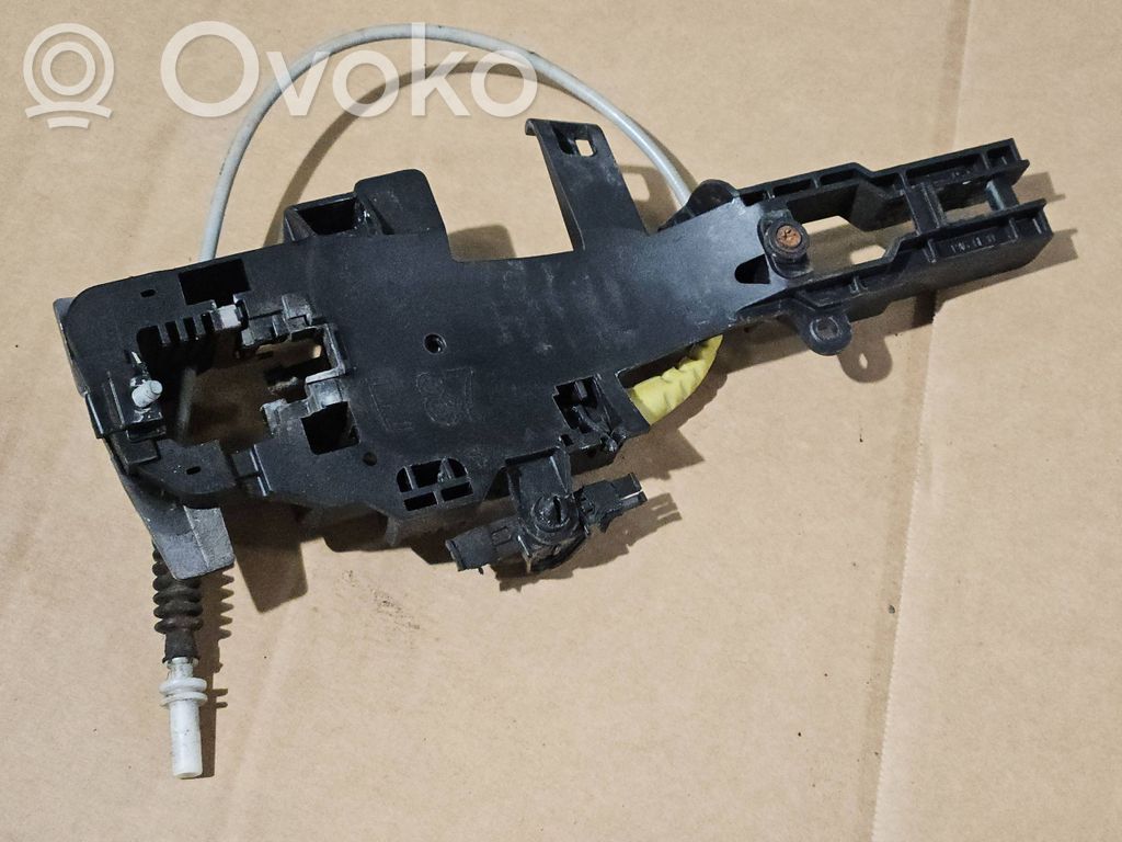 BMW 1 E82 E88 Front door coupe exterior handle/bracket 