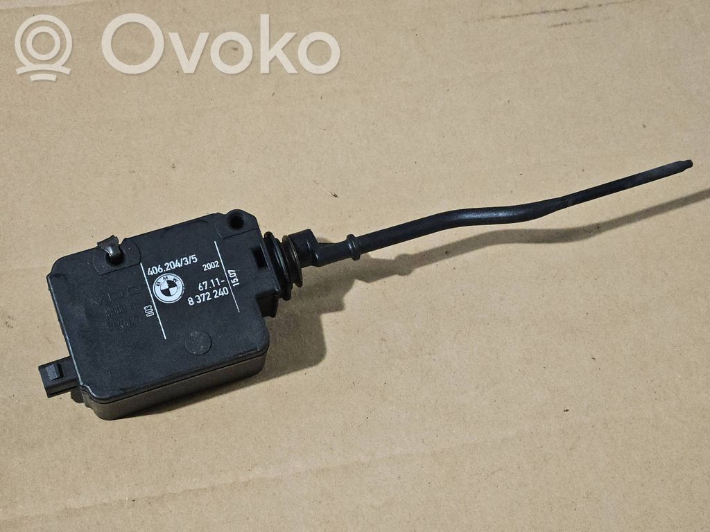 BMW 3 E46 Degalų bako dangtelio spynos varikliukas 