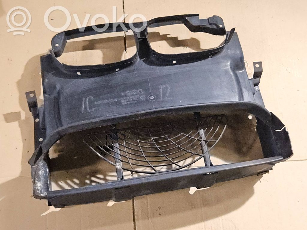 BMW 3 E46 Jäähdyttimen jäähdytinpuhaltimen suojus 