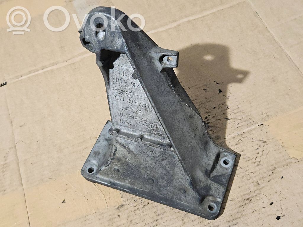 BMW 5 E39 Engine mounting bracket 
