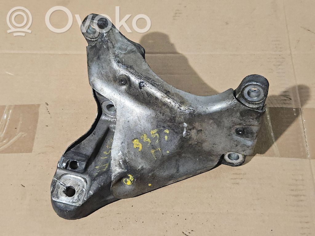 BMW 3 E92 E93 Engine mounting bracket 